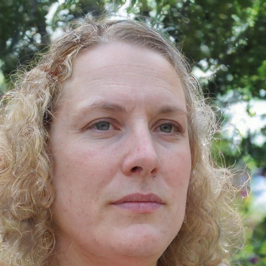 Instructor specializing in web development and modern frameworks